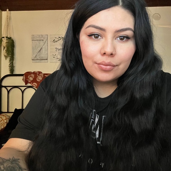 Meet your Posher, Vanessa - Picture 1 of 1